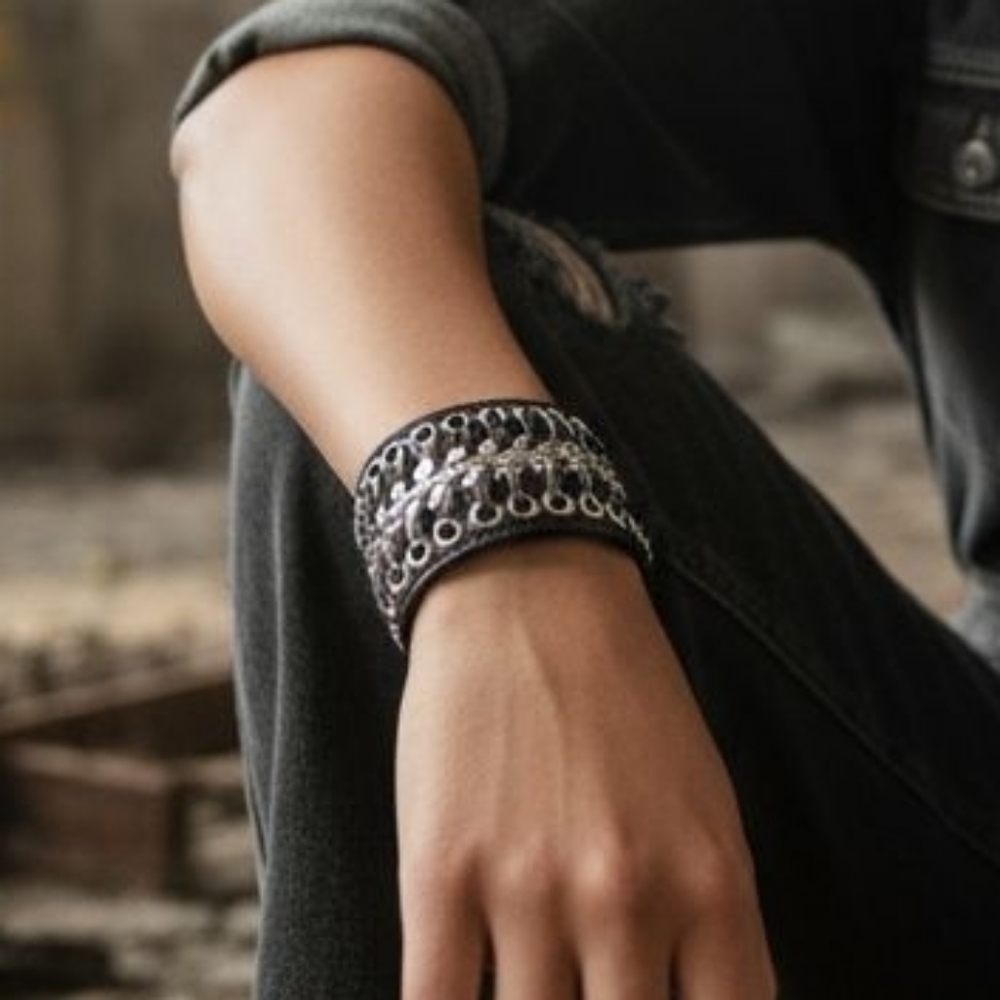 Black and Silver Chain-Link Bondage Genuine Leather Cuff Bracelet!
